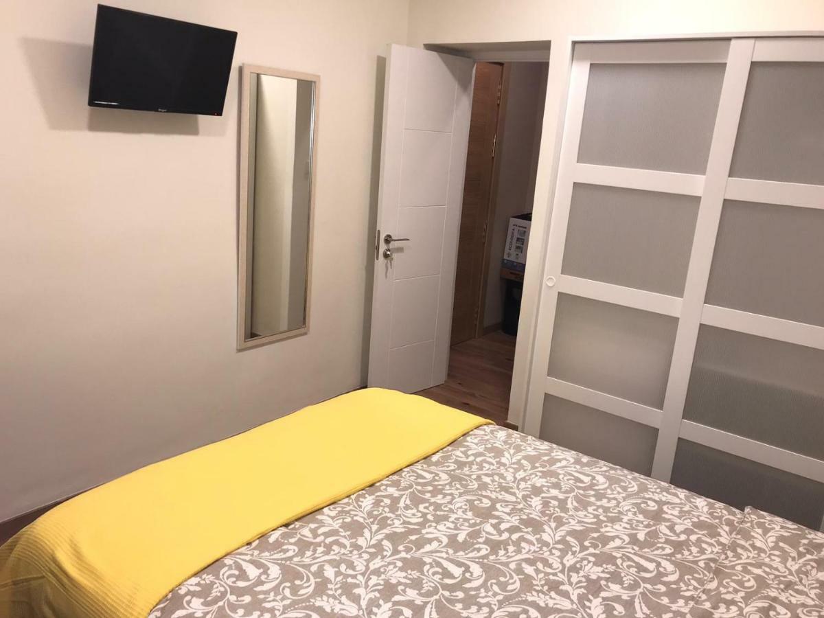 Residencia Compostela 2 Bed and Breakfast Santiago de Compostela Eksteriør billede